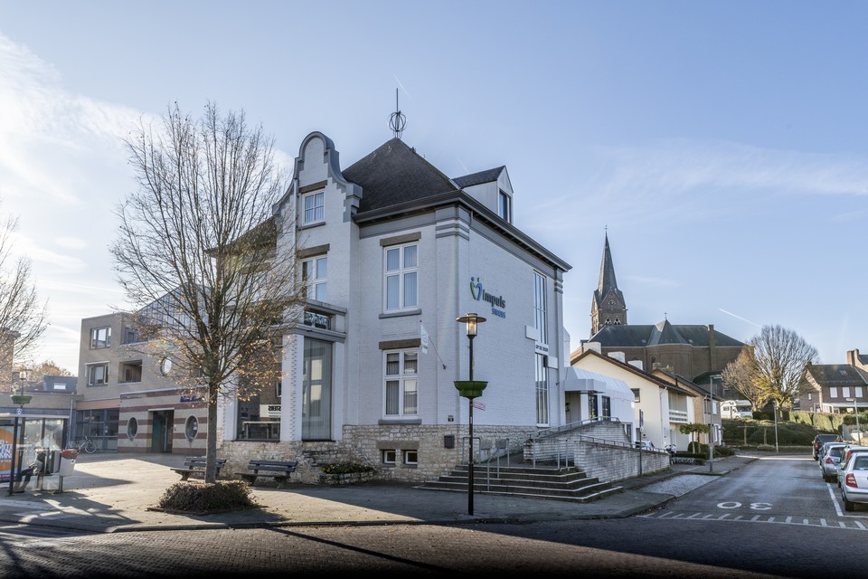 Heemkundevereniging De Bongard heeft het voormalige gemeentehuis van Bocholtz ingewisseld voor een nieuw onderkomen elders in het dorp. 
