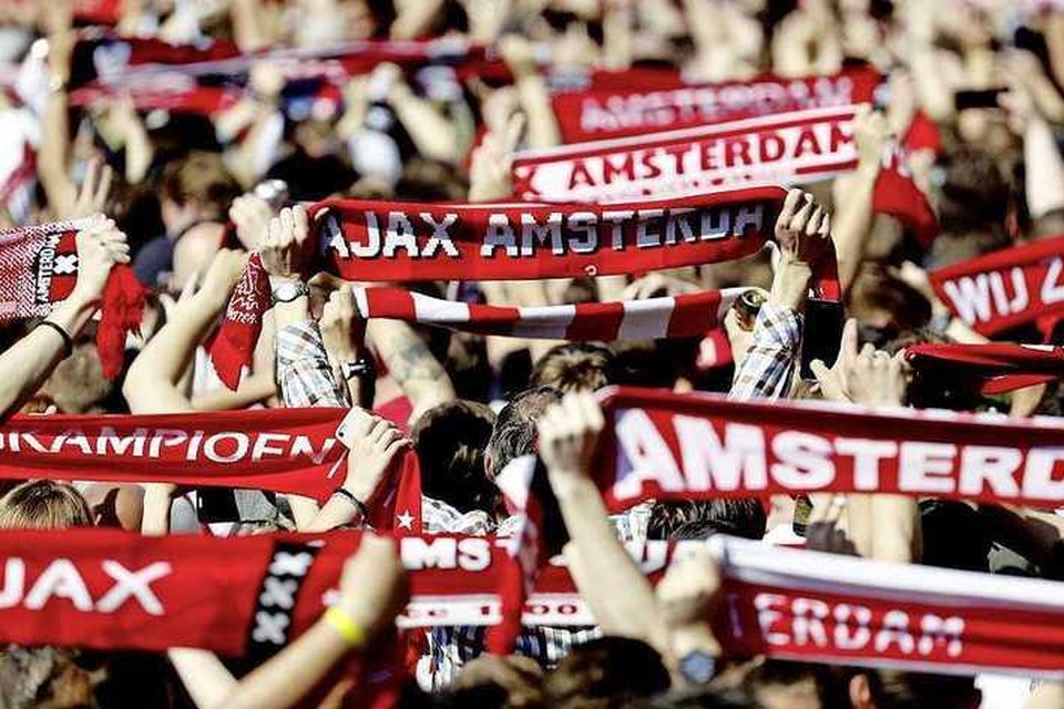 De KNVB hoopt dat de stadions snel weer vol zitten met voetbalfans. 