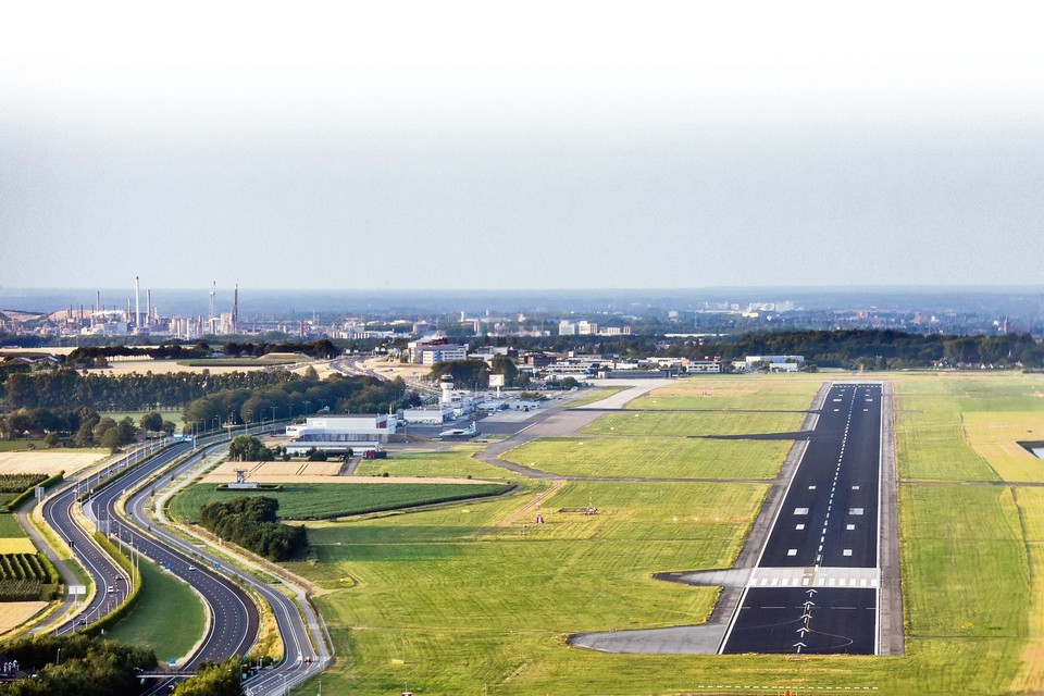 Vliegveld Maastricht Aachen Airport. 