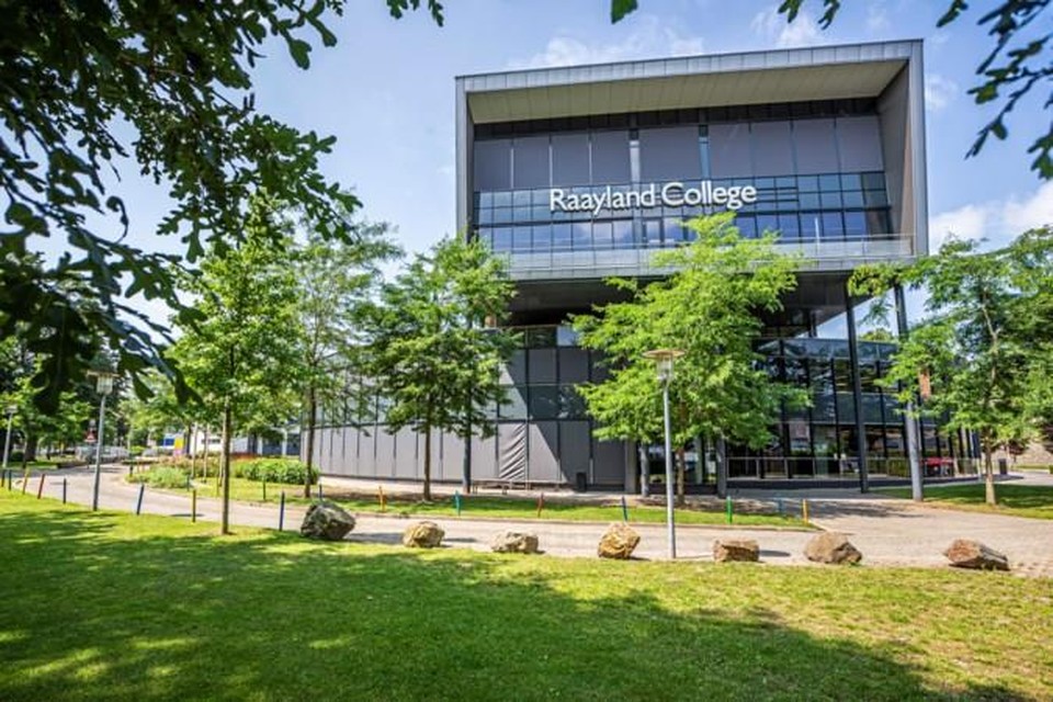 Het Raayland College in Venray wordt deels gesloopt. 