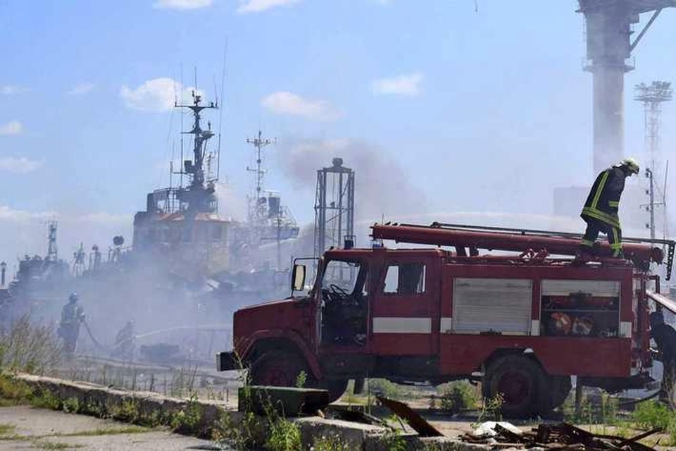De plotse aanval op de haven van Odessa veroorzaakte zaterdag meerdere branden. 