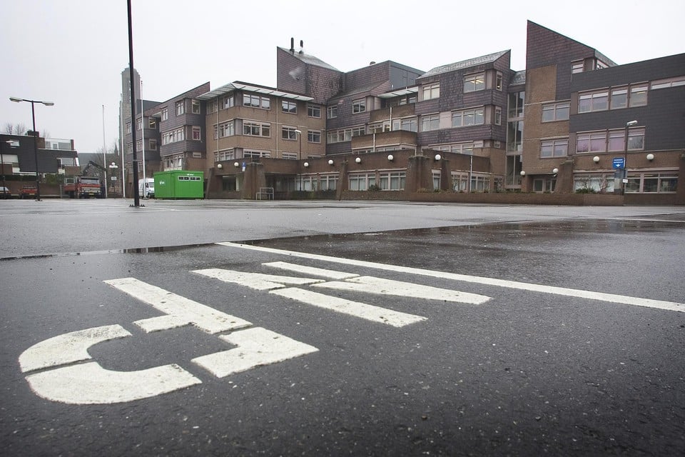 Het parkeerdek bij het voormalige gemeentehuis van Weert, nu een broedplaats voor kleine bedrijven in Cwartier.