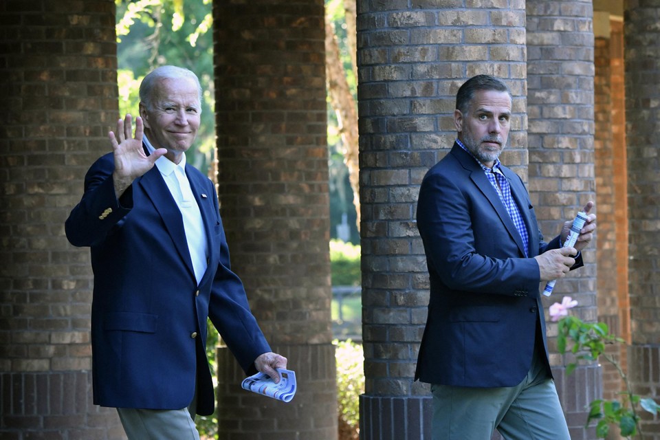 Hunter Biden (rechts) met zijn vader, president Joe Biden.