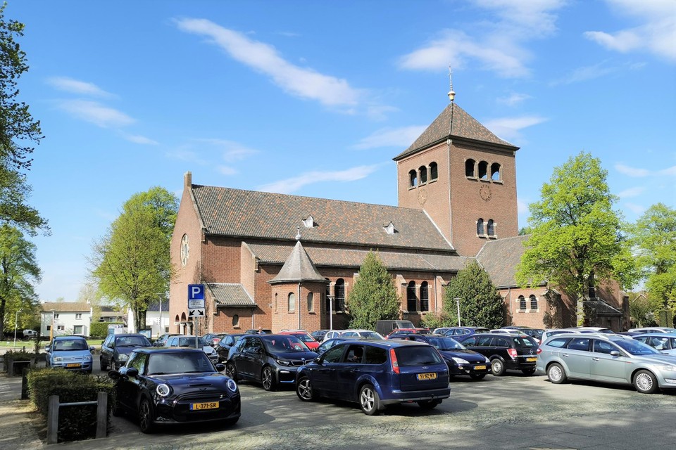 In de Sint-Andreaskerk in Melick komen negentien appartementen. 