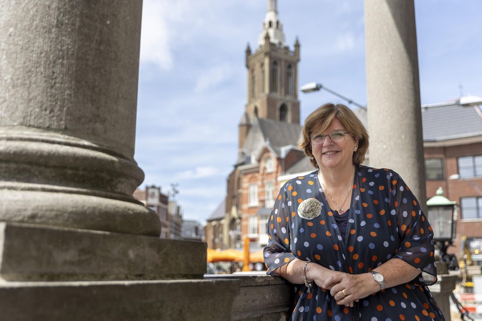Burgemeester Rianne Donders hoopt dat met het nieuwe college de kloof die Roermond splijt eindelijk gedicht wordt. 