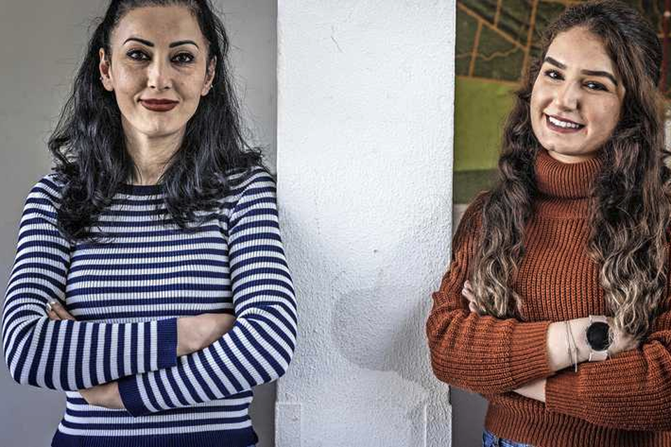 Salam Yafi (l.) en Rania Ajeeb hadden een mooie carrière in Syrië en willen dolgraag weer aan het werk. „Er is hier toch personeelstekort?”