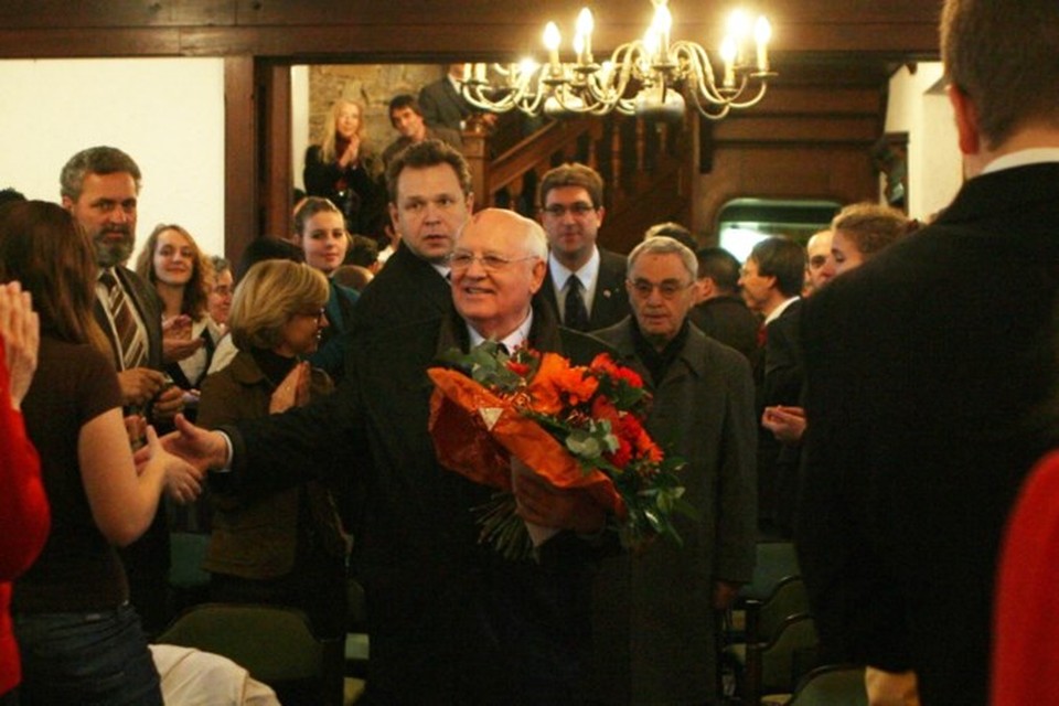 Voormalig president van de Sovjet-Unie Gorbatsjov bij de Euriade in 2008. 