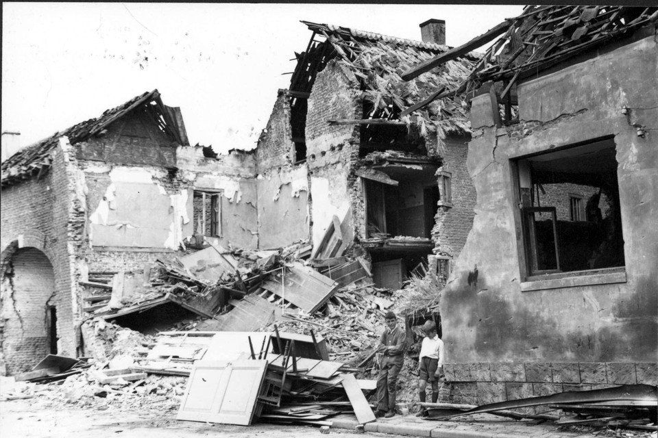 In de nacht van 30 op 31 juli 1941 vielen zes bommen in de Marktstraat en de Torenstraat in Eygelshoven. Daarbij vielen zeven doden. De bommen waren verkeerd gedropt door de Royal Air Force, onderweg voor een bombardement op Keulen.