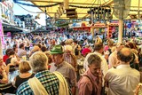 thumbnail: Voor het grootste Oktoberfest in Limburg moet je in Sittard zijn.