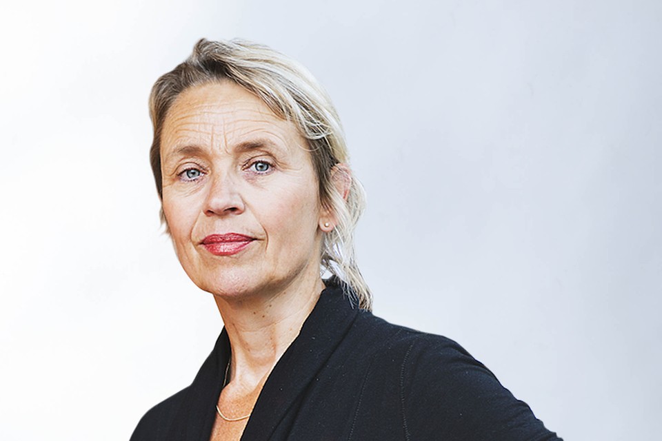 Petra Quaedvlieg is journalist, schrijver en docent. 