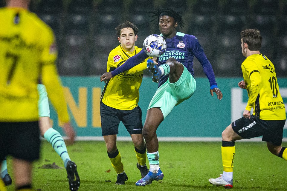 Johan Bakayoko scoorde in De Koel vier keer voor Jong PSV.  