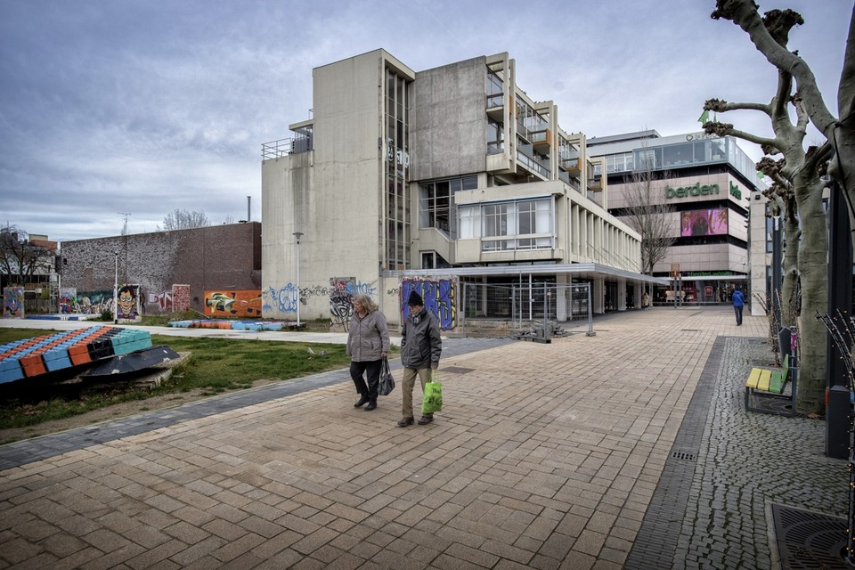 Het oude Rabopand aan de Promenade wordt volgens plan herbestemd voor wonen en detailhandel. 