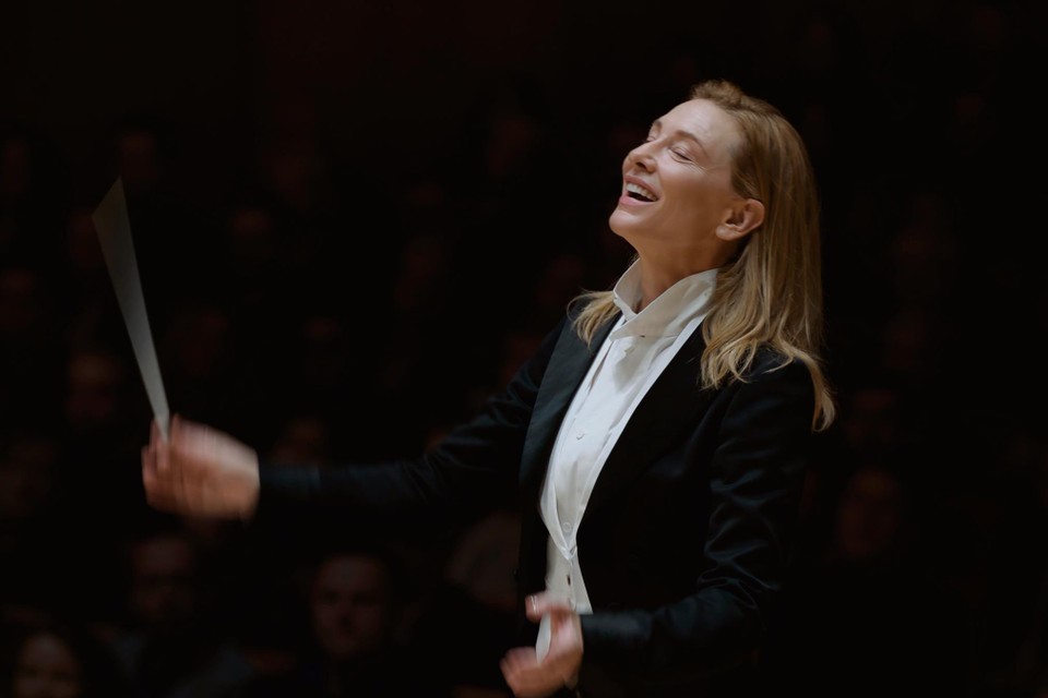 Cate Blanchett als dirigent Lydia Tár in de film ‘Tár’.