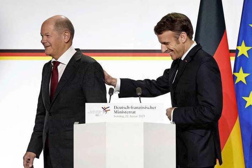 Bondskanselier Olaf Scholz (links) en president Macron.