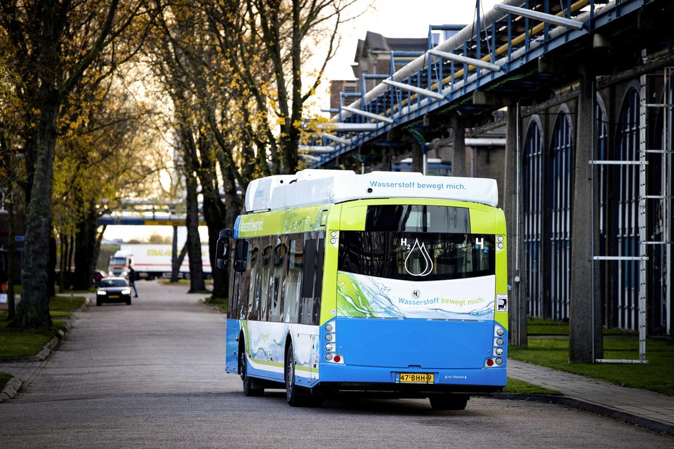 In Arnhem rijdt al een bus op waterstof. 