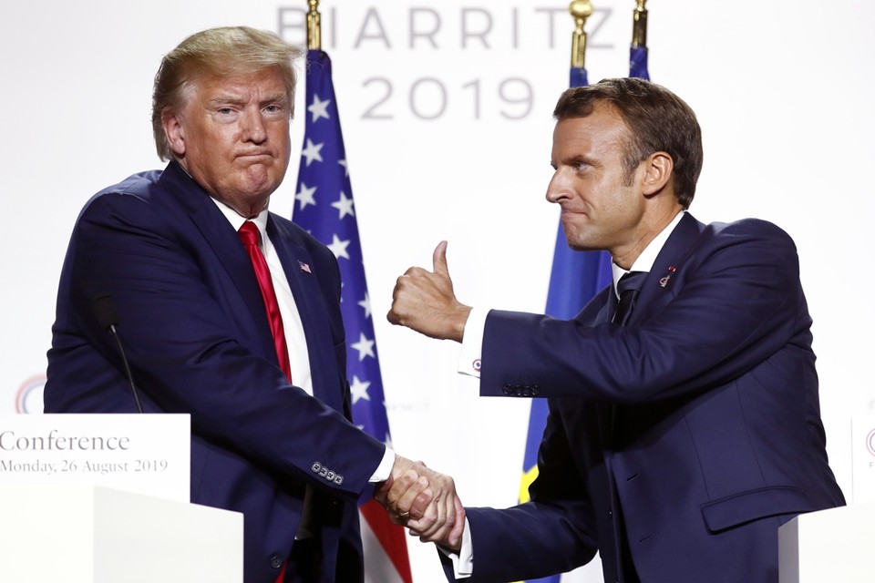 Trump (links) en Macron, vorig jaar in Biarritz. 