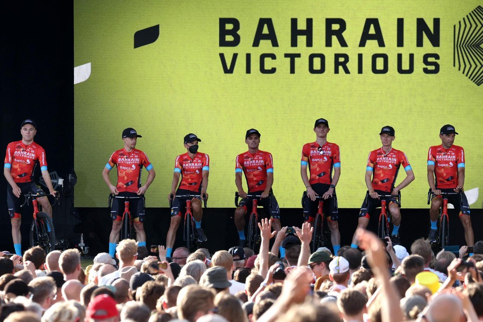 Bahrein-Victorious bij de Tourpresentatie. 