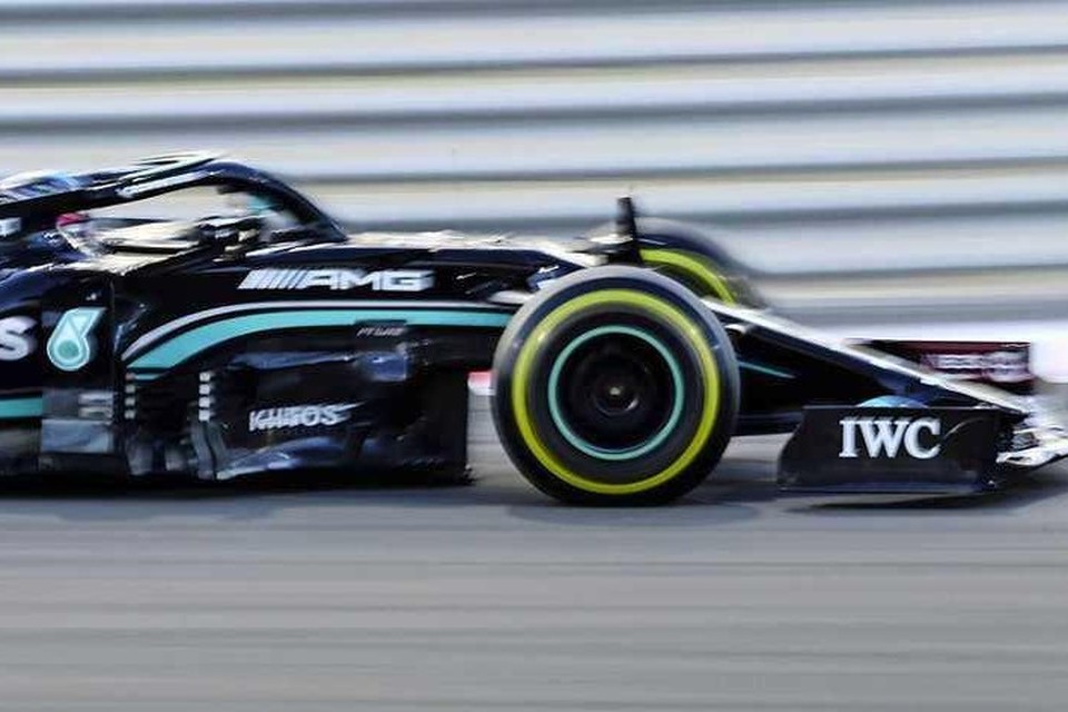 De Mercedes-auto van Lewis Hamilton. 