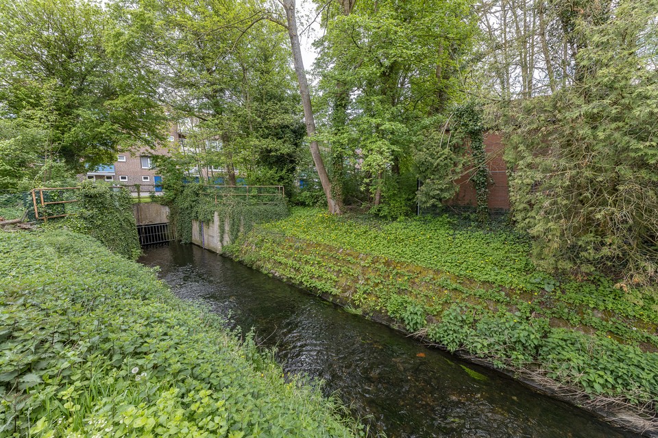 De Anselerbeek stroomt momenteel gedeeltelijk onder Eygelshoven door. 