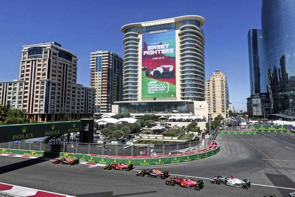 De start van de race in Baku in 2022.