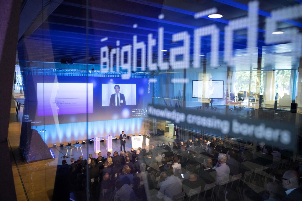 Opening van de Brightlands campus in Heerlen in 2016, net als die in Venlo redelijk pril en kwetsbaar. 