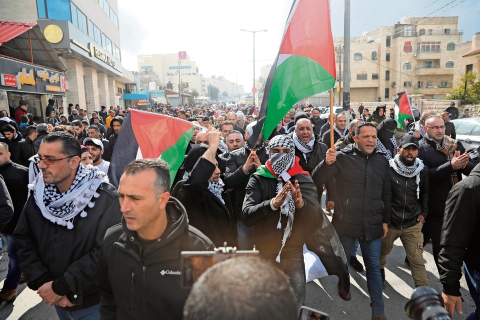 Palestijnse demonstranten gaan de straat op in Bethlehem nadat Trump zijn vredesplannen heeft ontvouwd. 