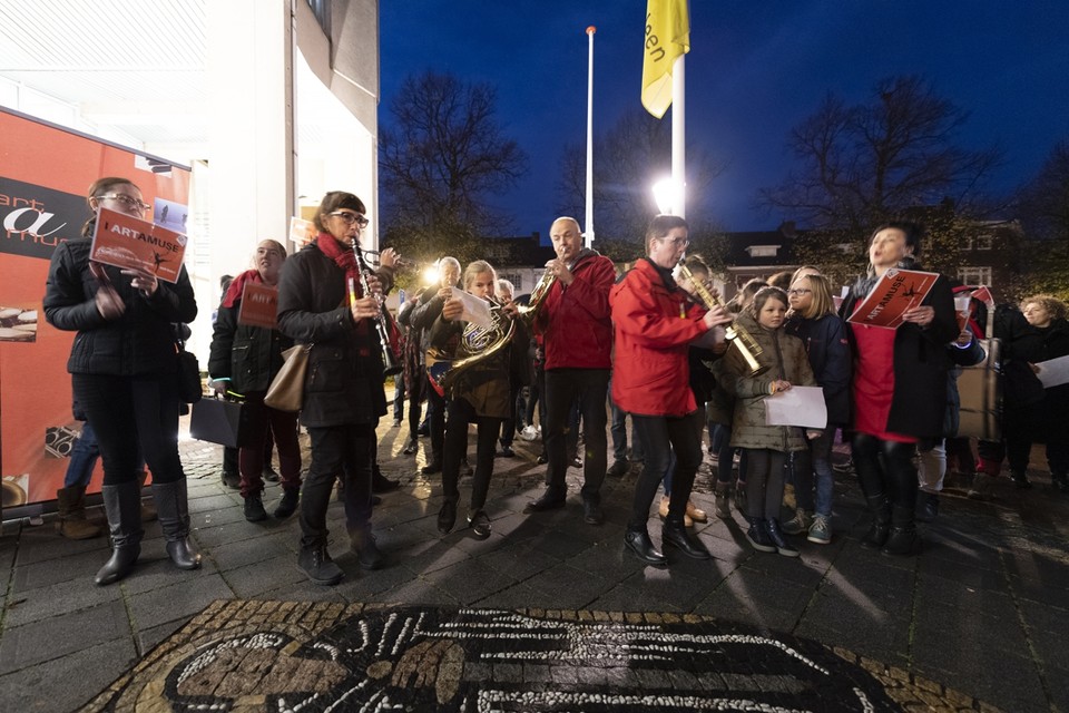 Alle protesten ten spijt, zoals hier eind 2018 in Geleen, valt het doek voor muziekschool Artamuse. 