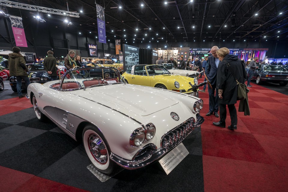 Een van de achthonderd tentoongestelde auto’s op de Classic Car Show in het MECC.