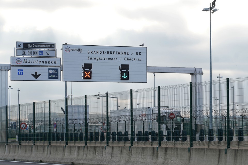 Een douanepost in de Franse kustplaats Calais. 
