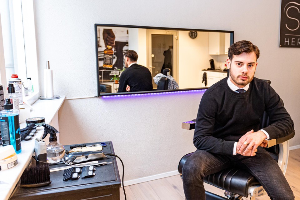Joppe Snijders is de jongste barbier van Heerlen.