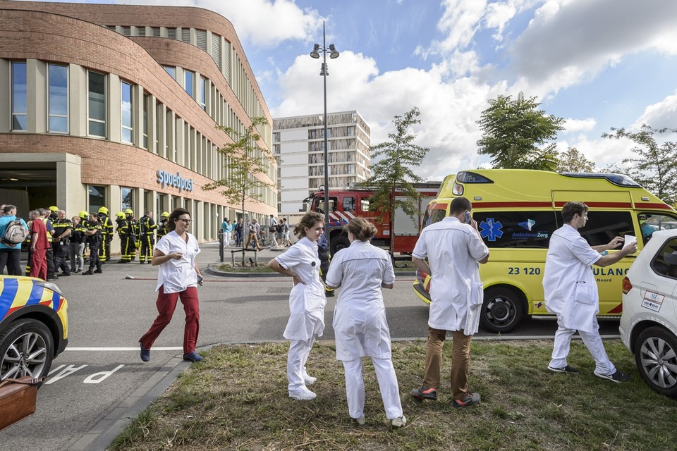 De spoedeisende hulp in Roermond was tijdelijk onbruikbaar nadat een patiënte zichzelf in brand had gestoken. 