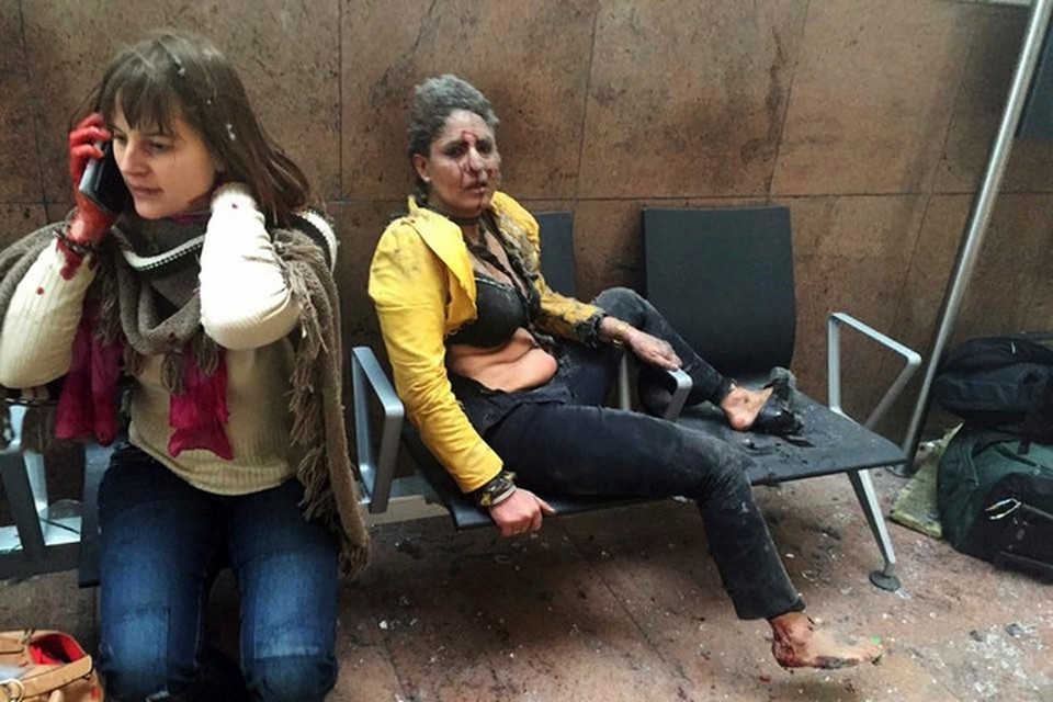 De foto van de Indische stewardess ging na de aanslag op de luchthaven van Zaventem de wereld rond. 