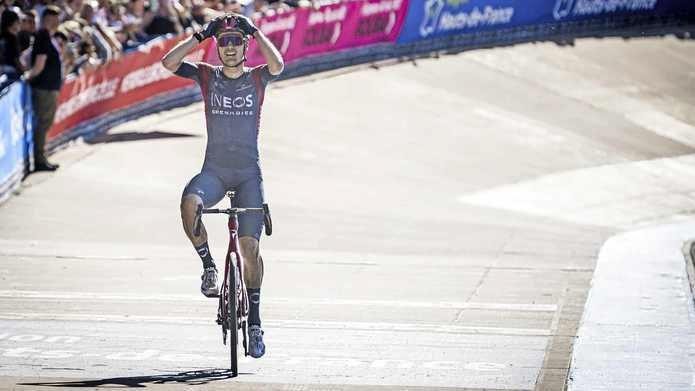 Van Baarle won dit jaar Parijs-Roubaix. 