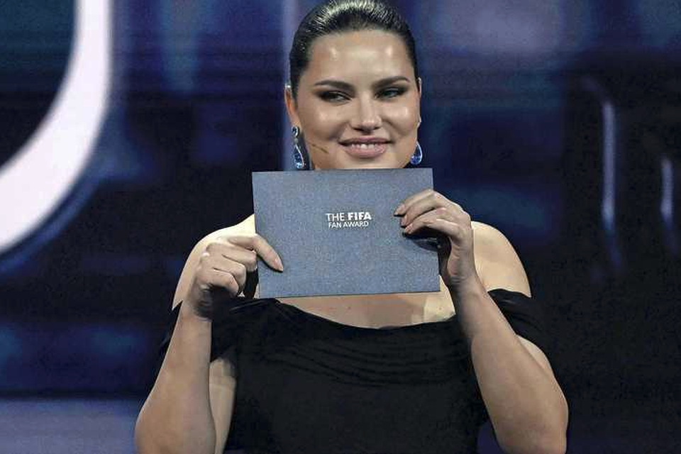 Adriana Lima bij het FIFA Gala.