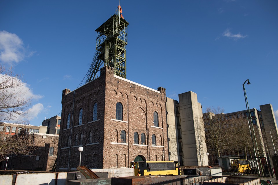 Het voormalige schachtgebouw van de Oranje-Nassau I dat tegenwoordig dienstdoet als Nederlands Mijnmuseum, is een van de bezienswaardigheden langs de ‘mijnfietsroute’. 