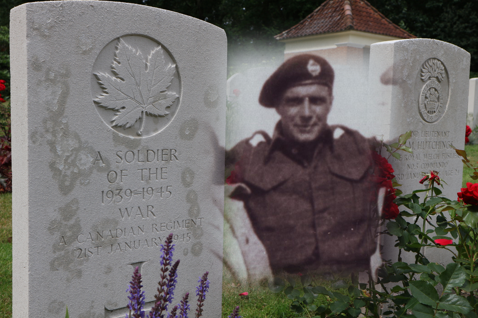 Henry George ‘Archie’ Johnston krijgt 75 jaar na zijn dood een nieuwe grafsteen bij zijn laatste rustplaats in Mook. Eentje mét zijn naam erop. 