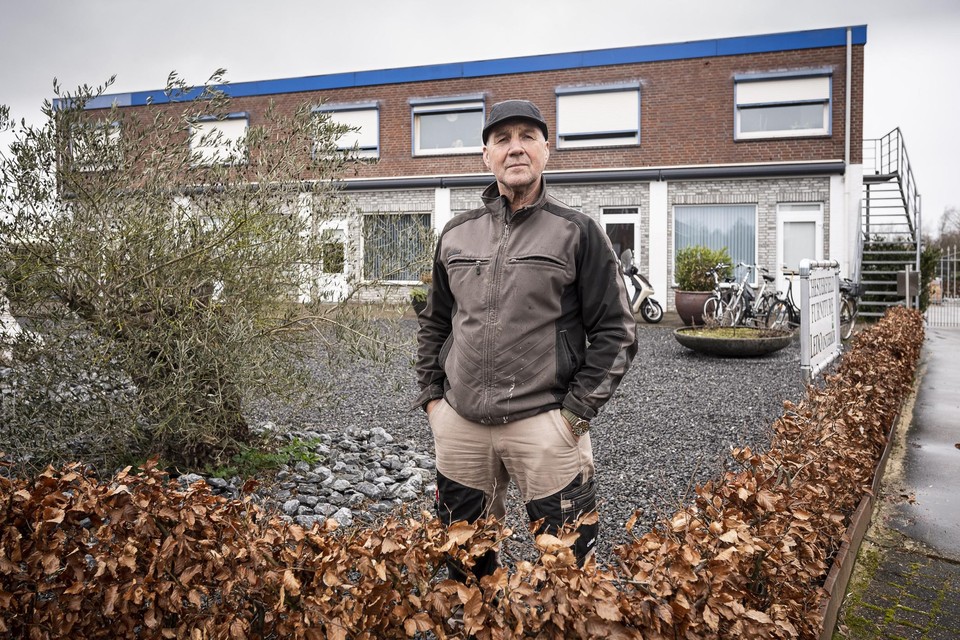 Piet van den Borgh verhuurt al jaren kamers boven een bedrijfspand aan de Boomstraat in Posterholt. 