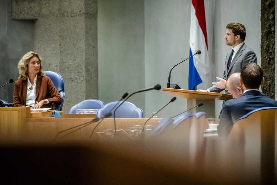 Kamervoorzitter Vera Bergkamp en Gideon van Meijeren (FVD) tijdens een bespreking in de Tweede Kamer over een wijziging van het Reglement van Orde. 