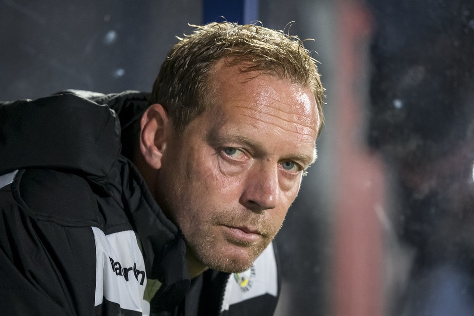 Trainer Peter van Vossen van Fortuna Sittard ziet het niet meer zitten.