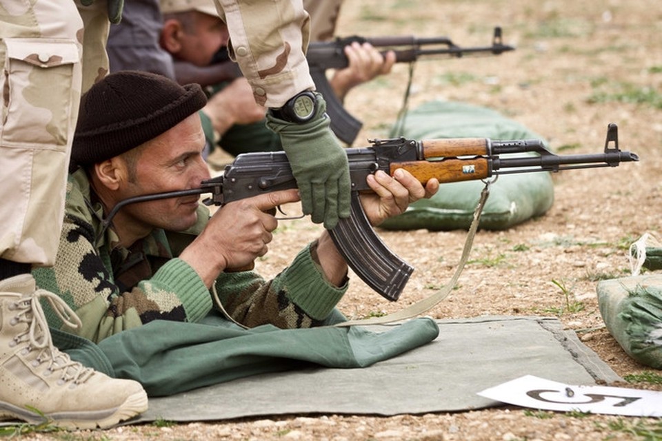 De Nederlandse trainingen van Koerdische strijders in het noorden van Irak wordt opgeschort. 