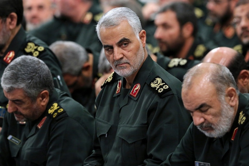 Qassem Soleimani (midden). 