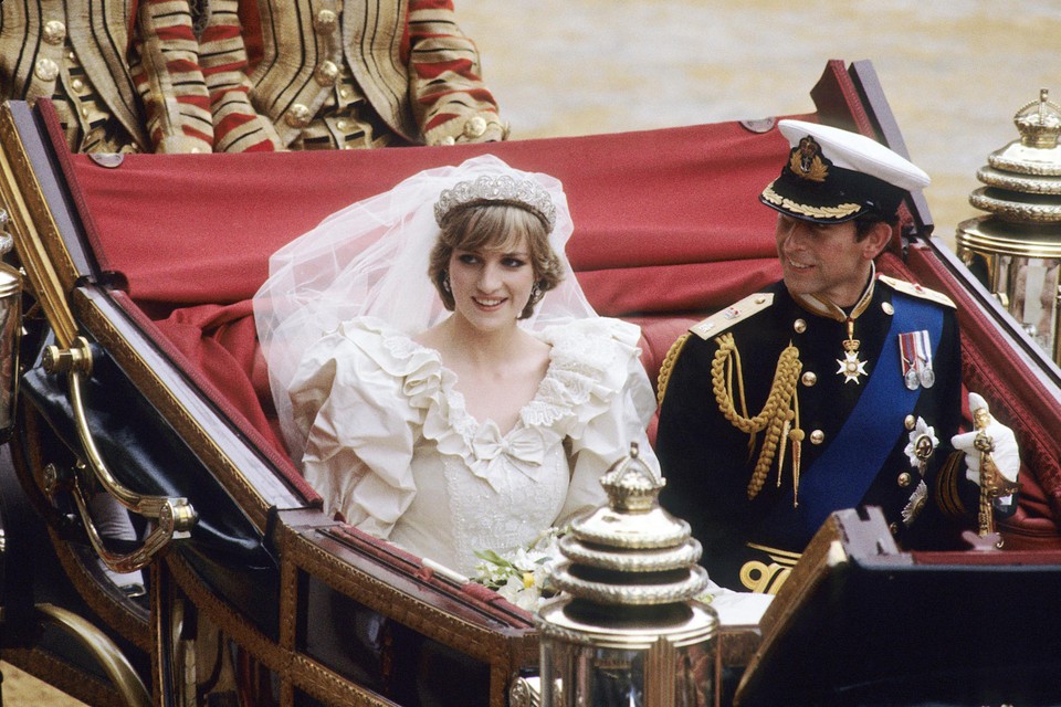 Op 29 juli 1981 trouwden Charles en Diana in Londen. 