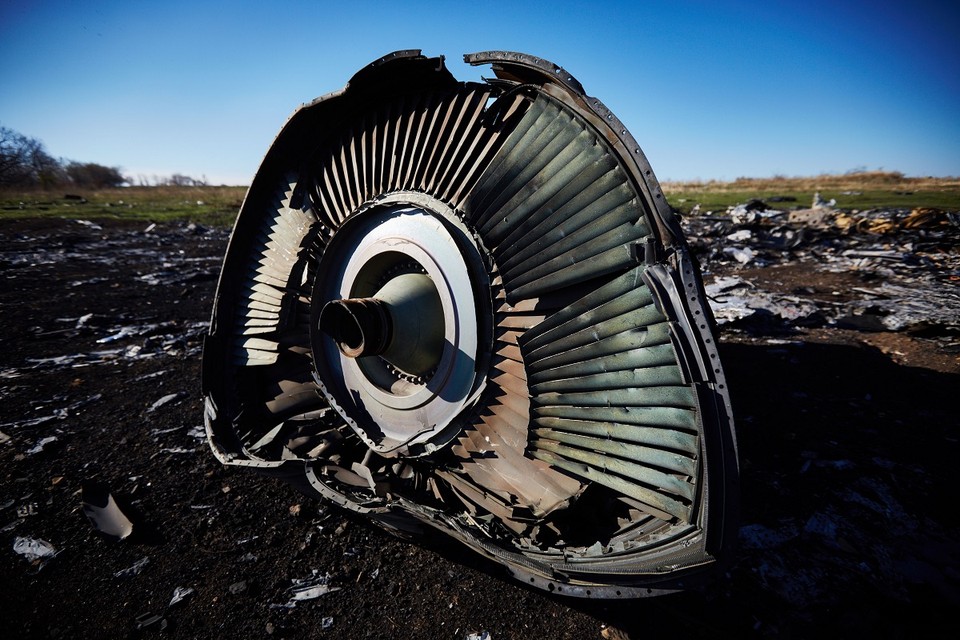 Onderdelen van de gecrashte vlucht MH17 in het oosten van Oekraïne.