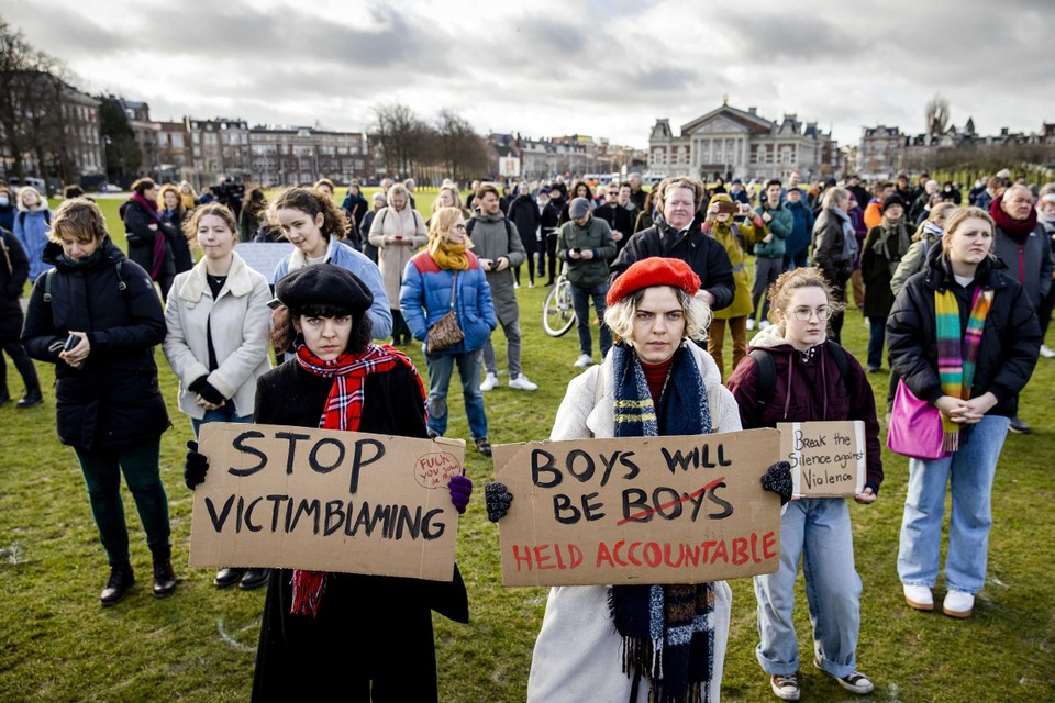 Een manifestatie tegen seksueel geweld in Amsterdam. 