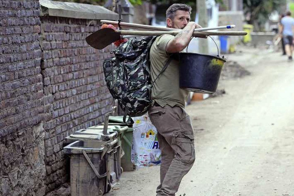 De frustratie van de bewoners van het rampgebied groeit met de dag. 