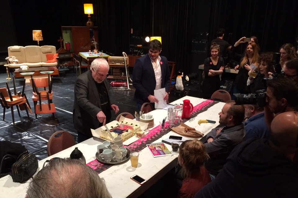 Pinkpop-baas Jan Smeets trakteert op taart.