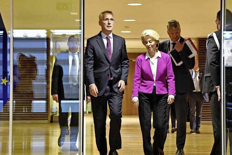 NAVO-chef Jens Stoltenberg en de Europese Commissievoorzitter Ursula von der Leyen afgelopen maandag in Brussel. 