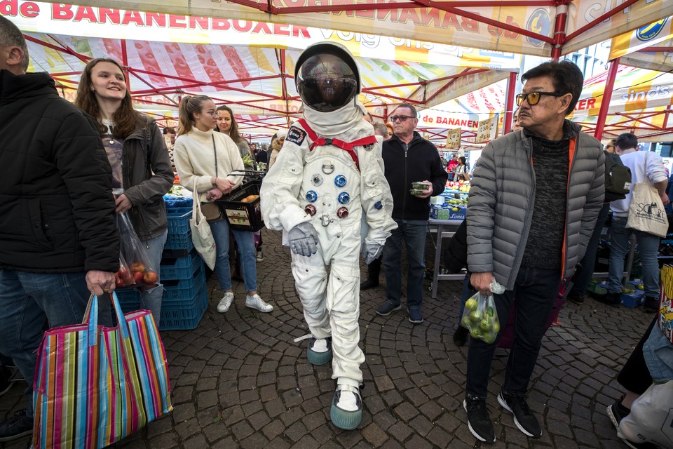 Een astronaut kondigde in maart 2019 de komst van de vorige en laatste Museumnacht Maastricht aan. 