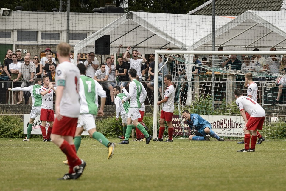 De voetbalclubs in de gemeente Venlo willen verhoging van huurtarieven voor hun accommodaties van tafel. 