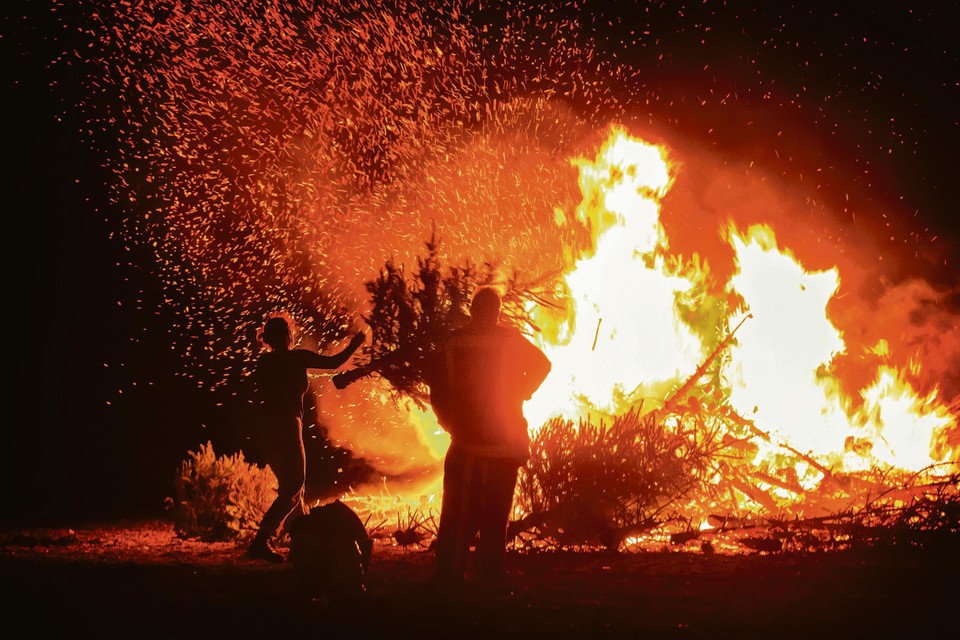 In Kunrade worden kerstbomen nog traditioneel verbrand.